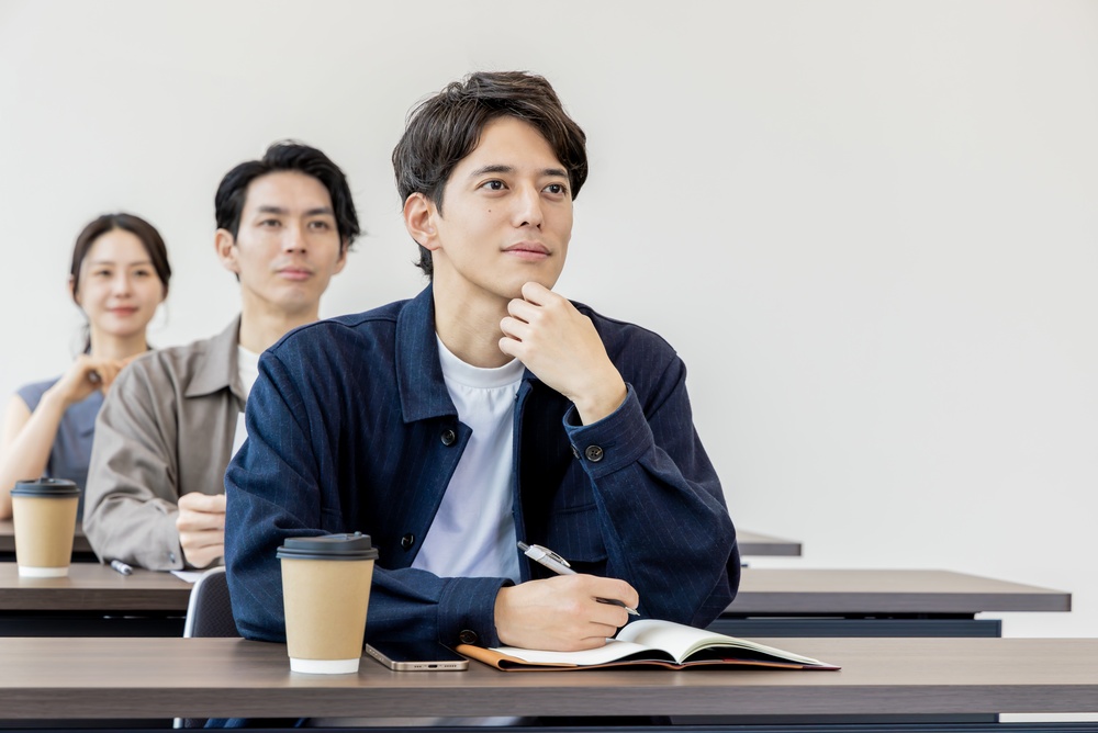 公務員試験の独学で予備校や講座を使うべき人